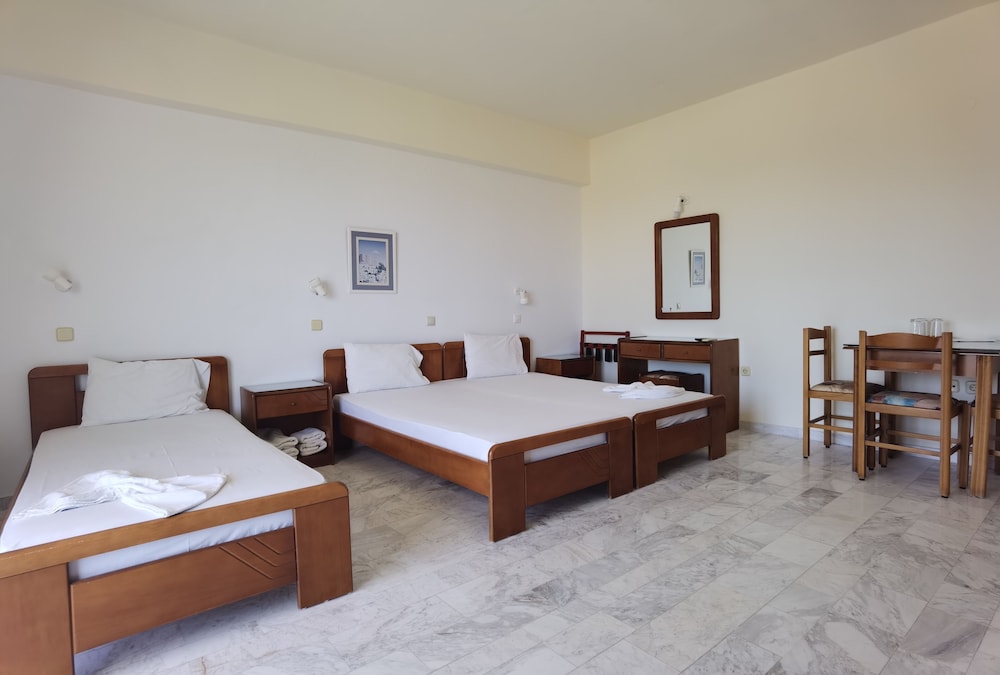 Vlycha Beach Studios & Apartments 35/71