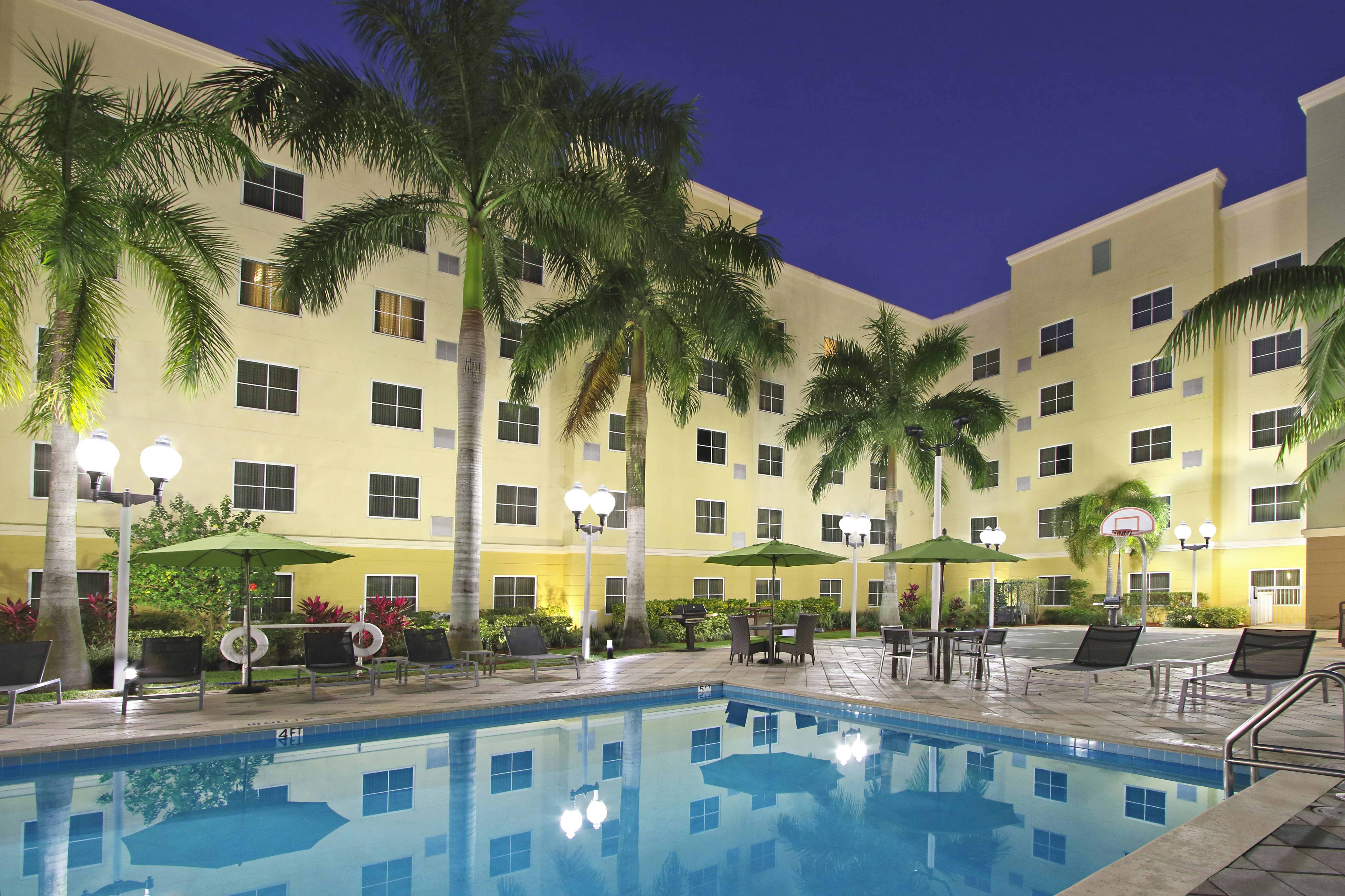 HOMEWOOD SUITES BY HILTON MIAMI - AIRPORT WEST 40/40