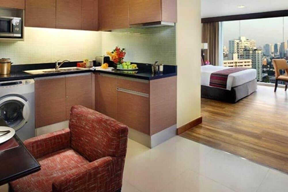 Lohas Residences Sukhumvit 53/71