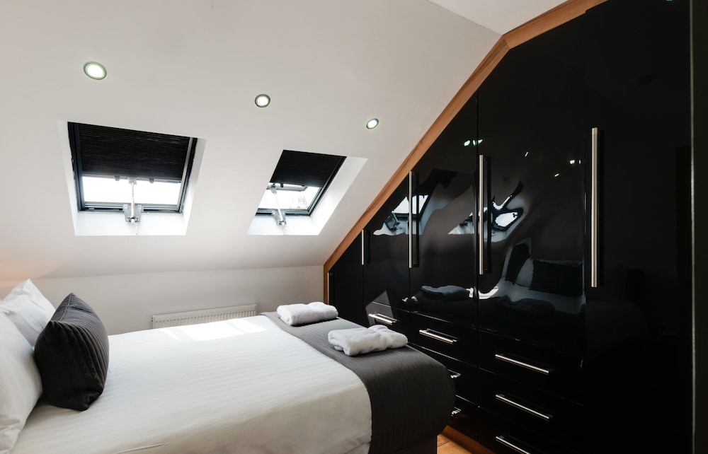 Base Serviced Apartments - Sir Thomas Street 52/57