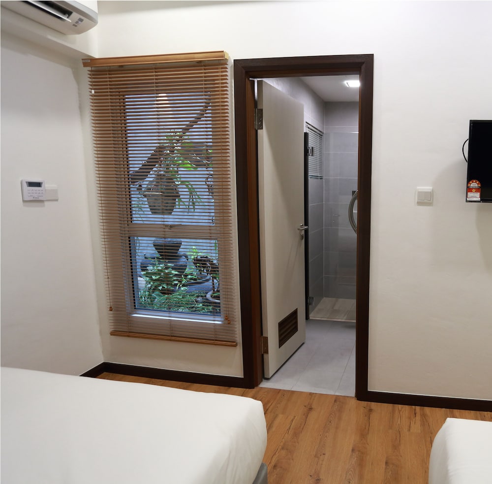De House Hotel 25/50