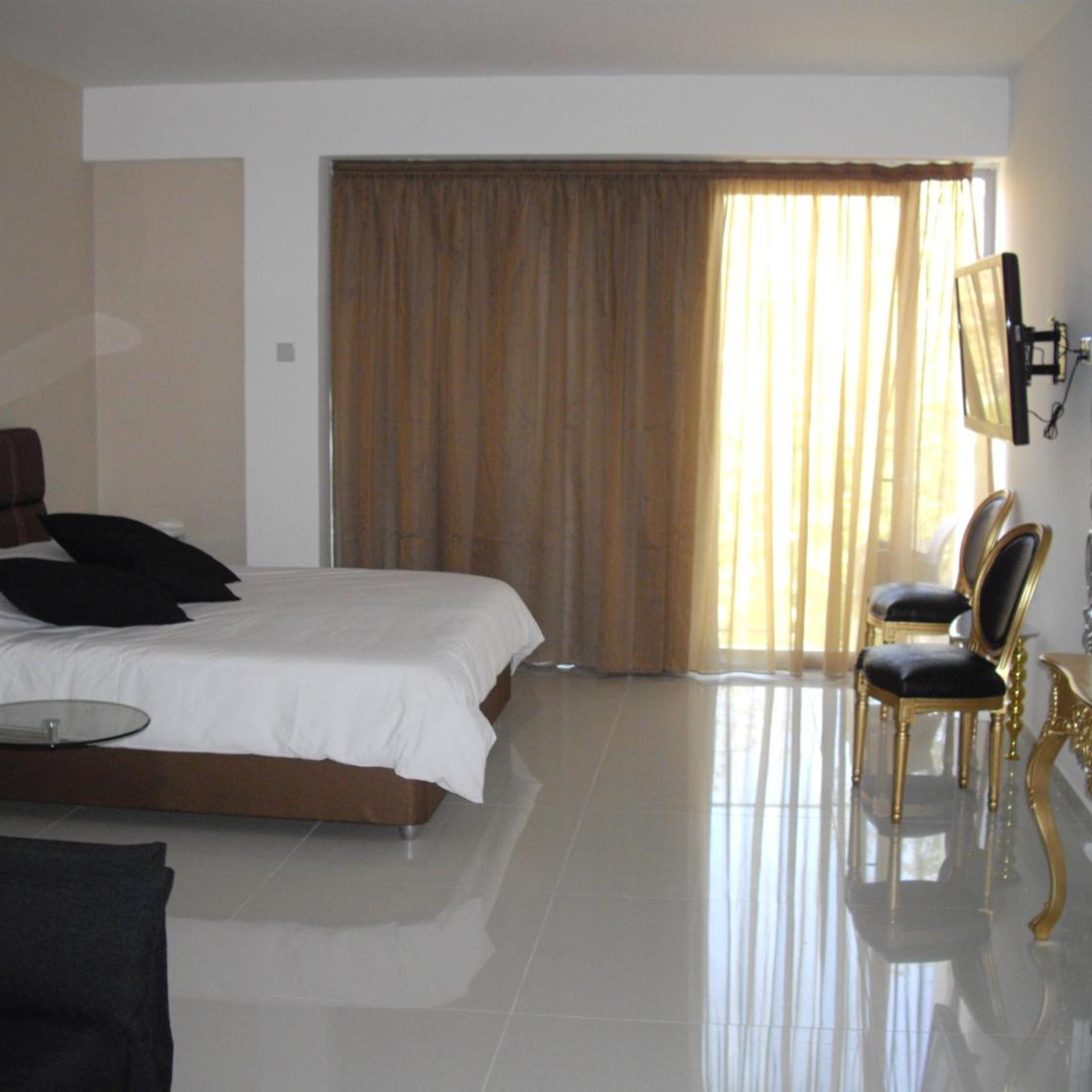 Crystal Hotel 14/45