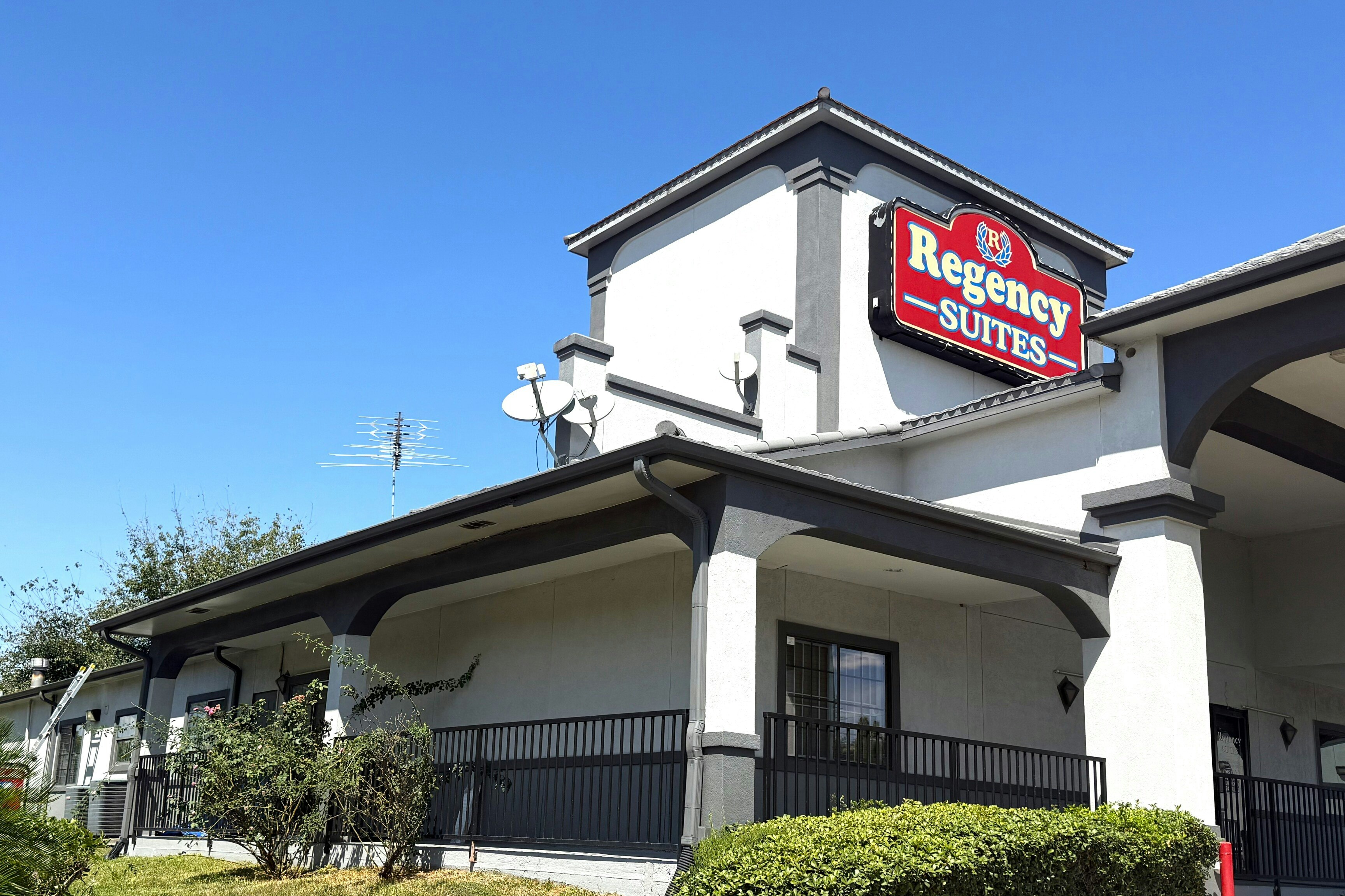 摄政套房酒店(Hotel O Regency Suites Houston - IAH Beltway 8) 图片4