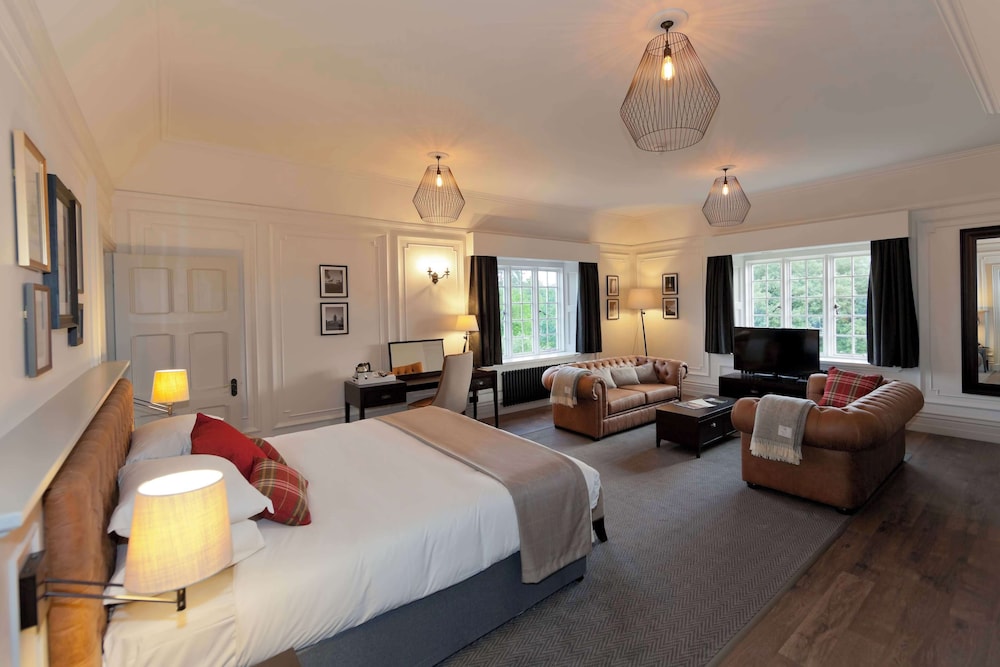 De Vere Horsley Estate 22/72