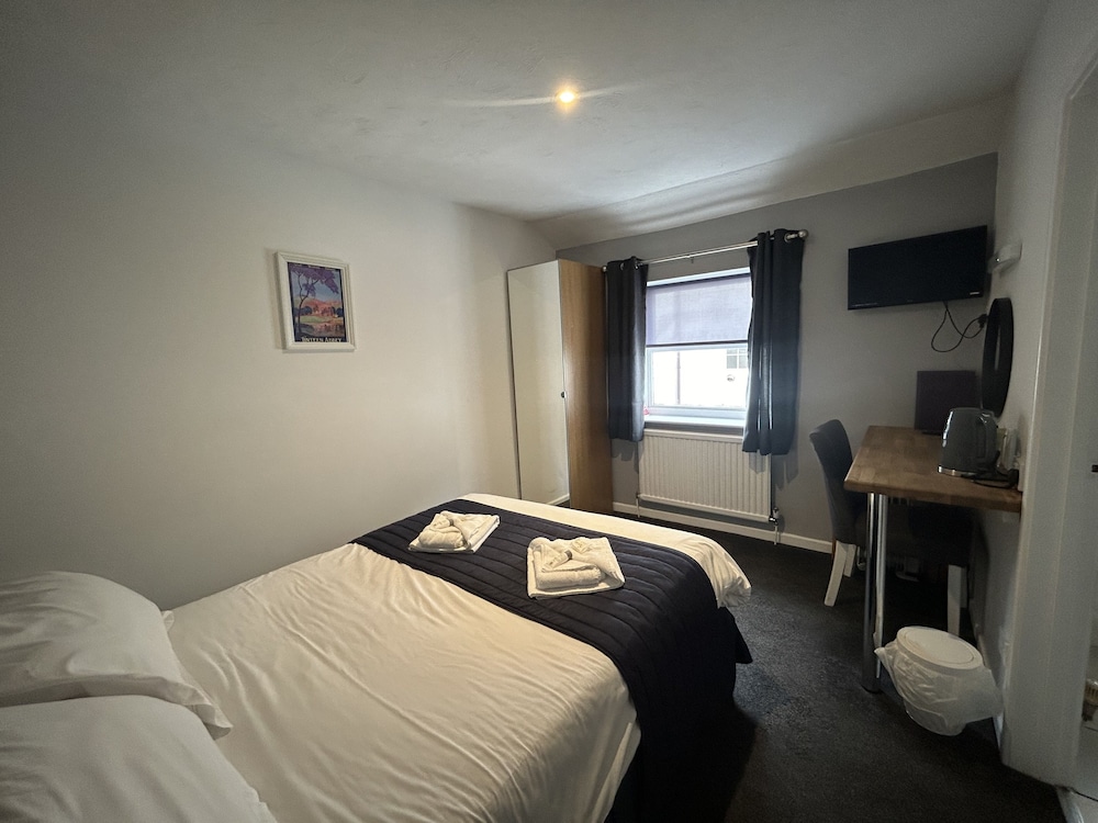The Beaufort Hotel 4/34