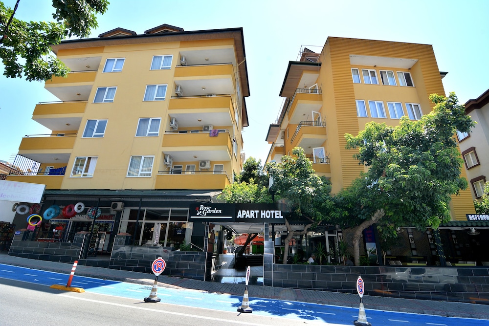 Rose Garden Aparthotel 6/71