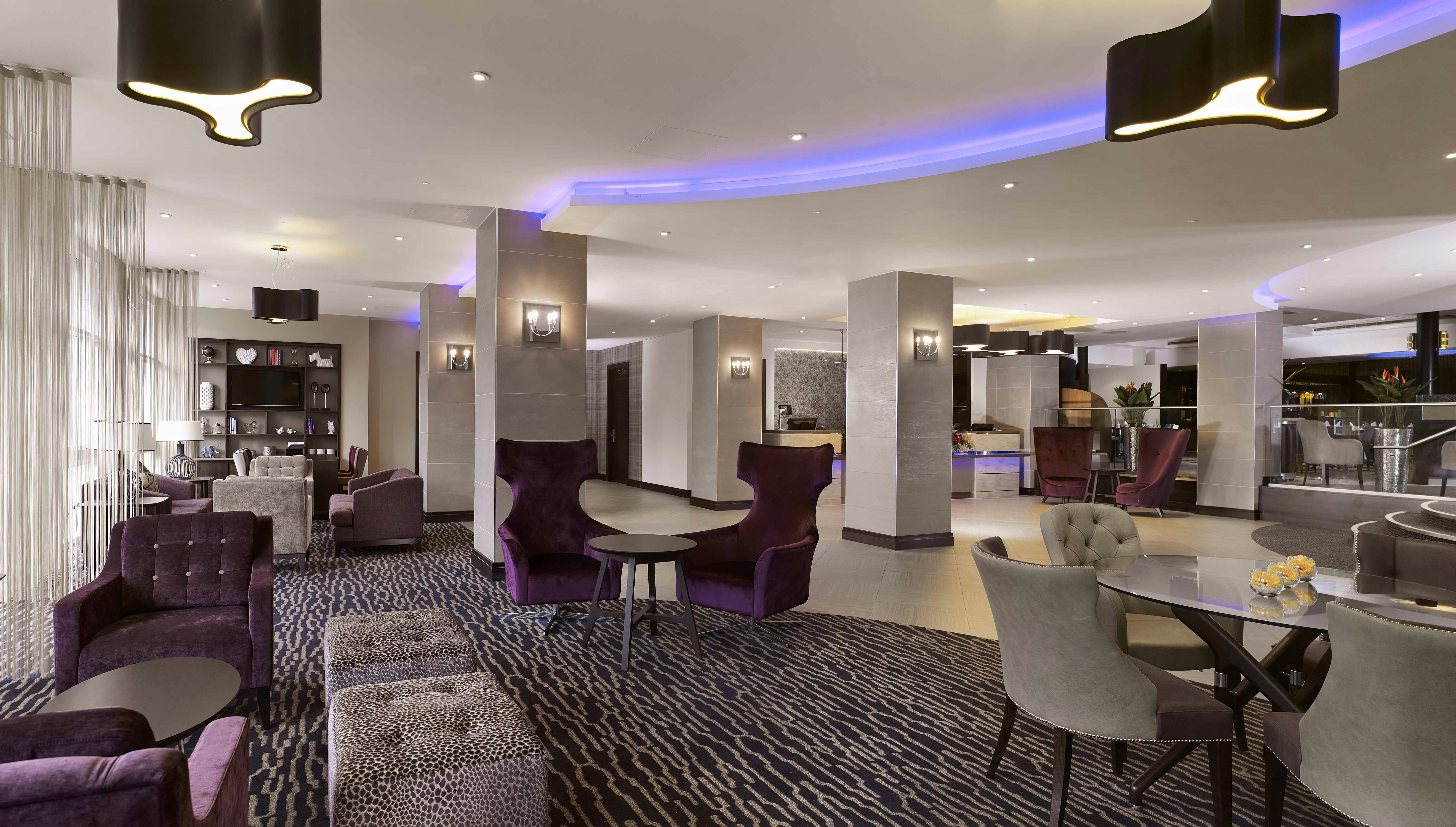 Doubletree By Hilton Hotel Woking 39/55