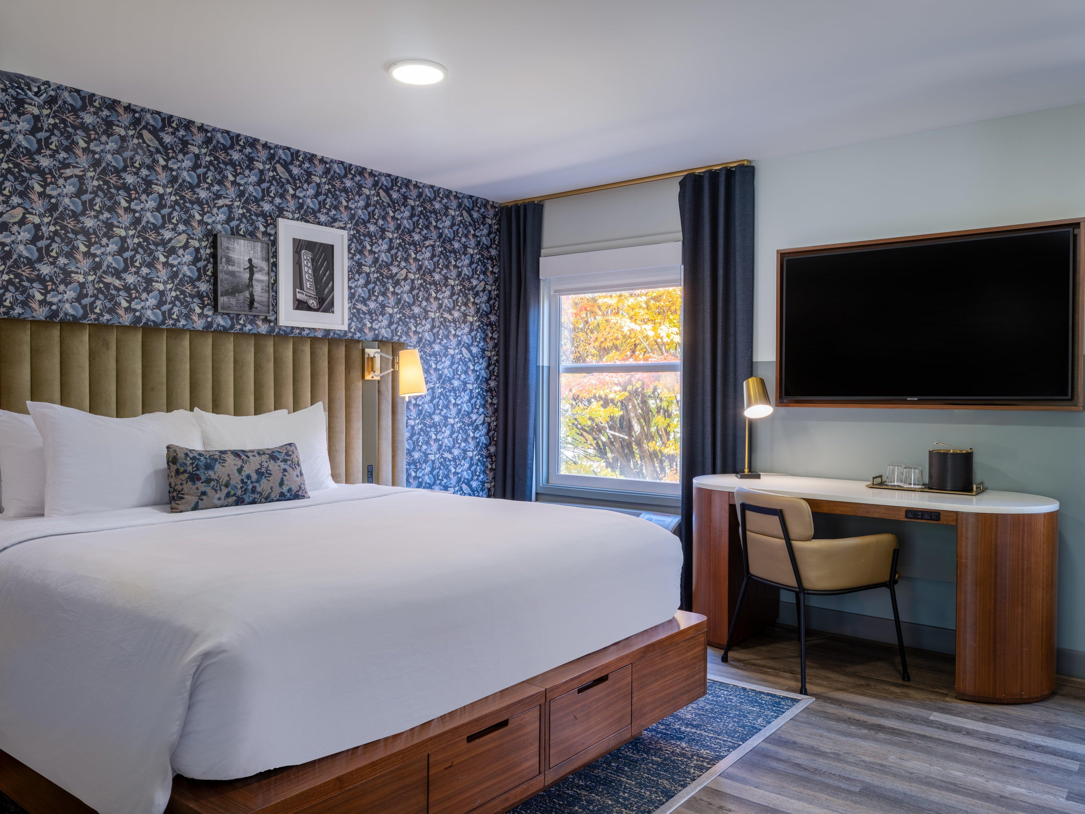 Cozy, King Bed, Accessible