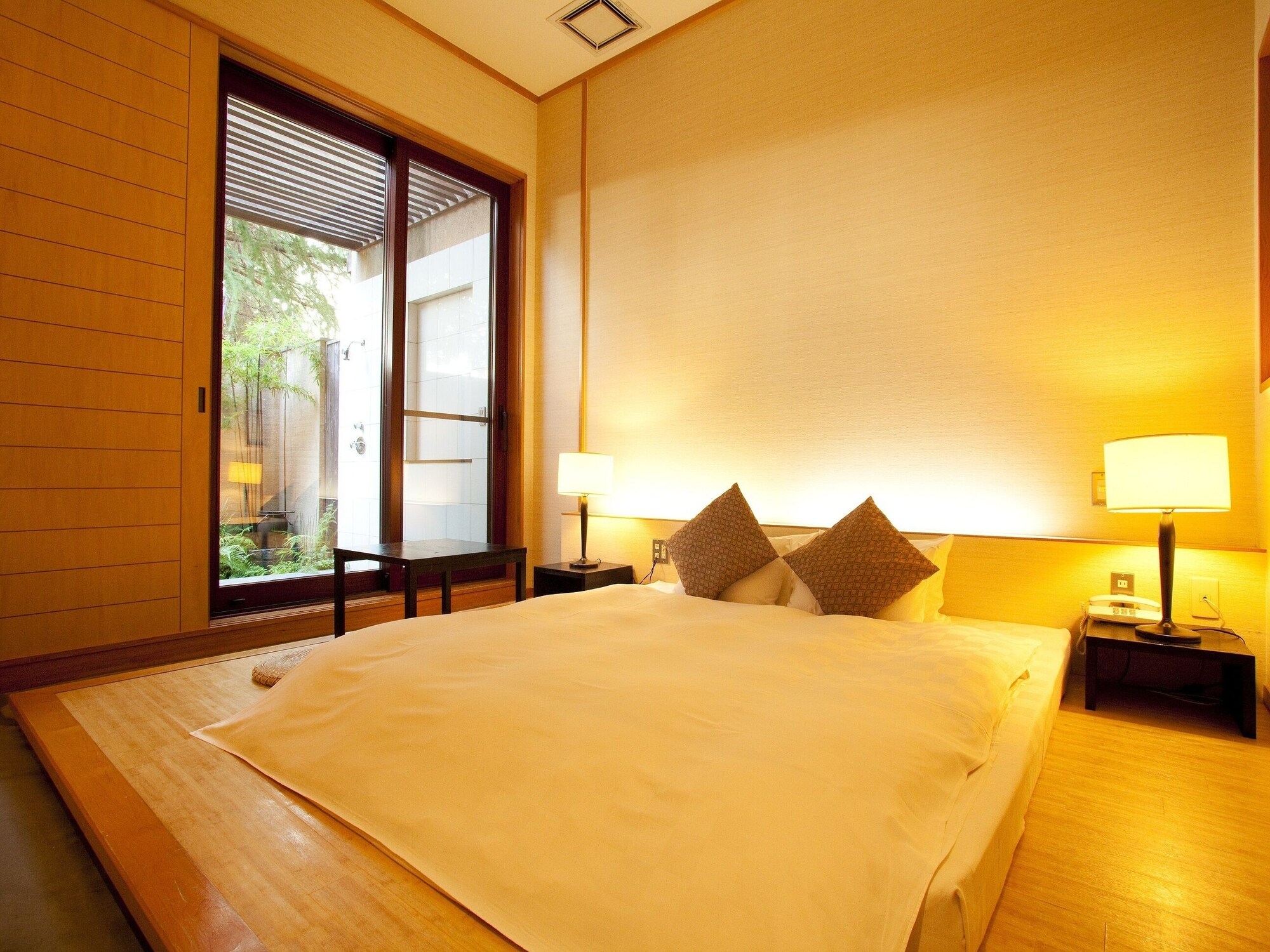 DESIGN, DOUBLE BED, OUTDOOR BATH