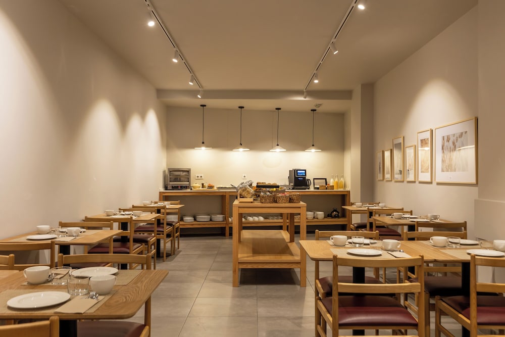 Colectia Hotel Urumea 50/76