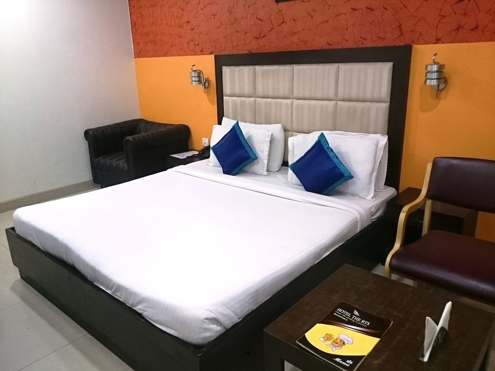 Hotel The RTS, New Delhi 12/50