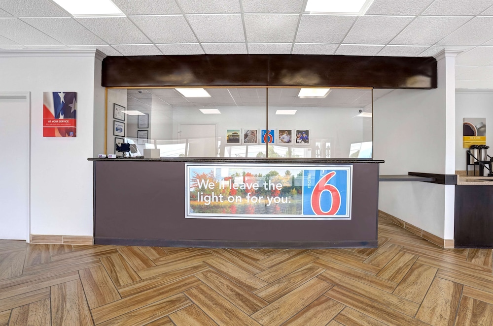 Motel6 Jacksonville, NC 17/50