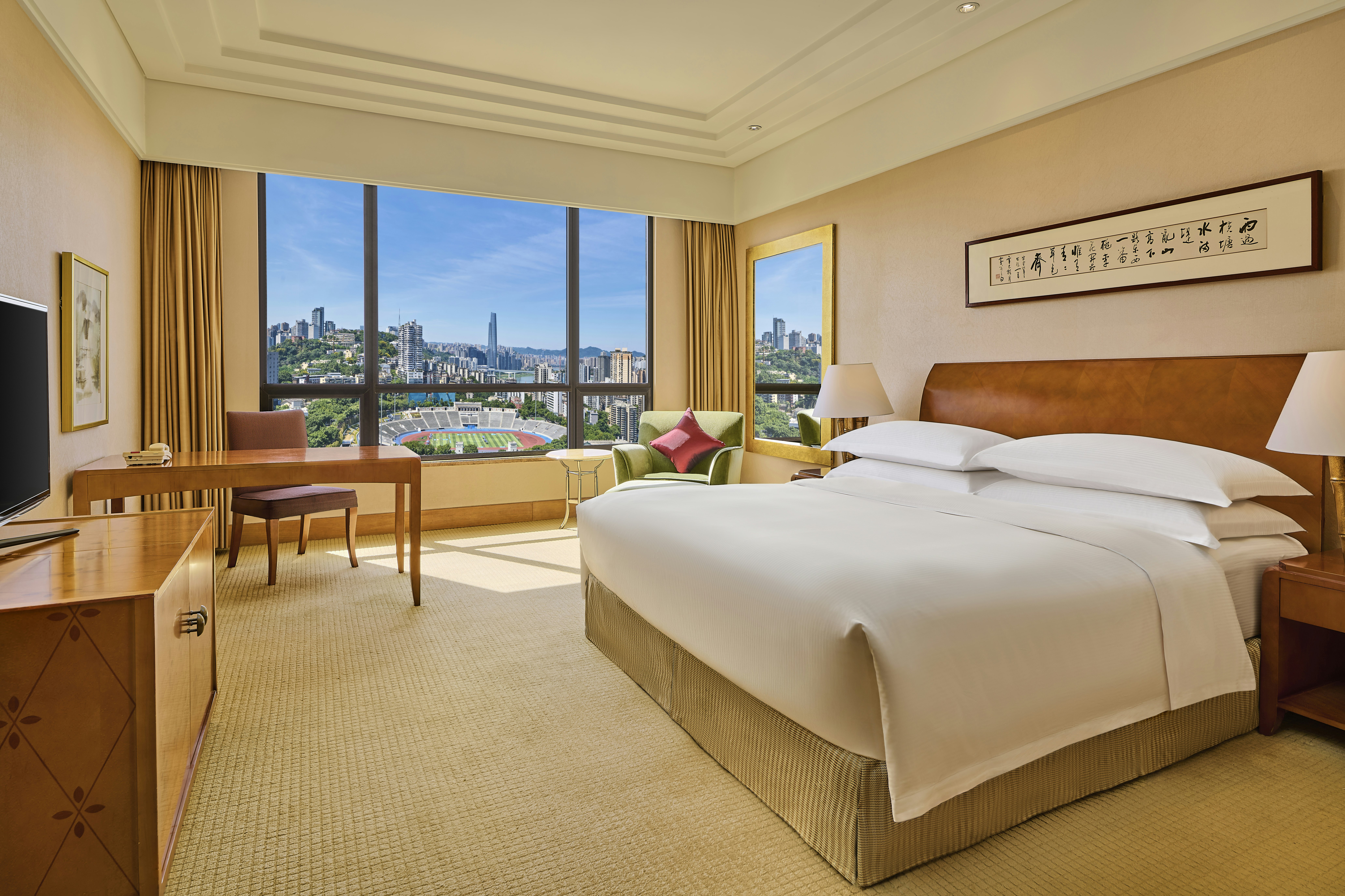 DELUXE, KING BED, CITY VIEW