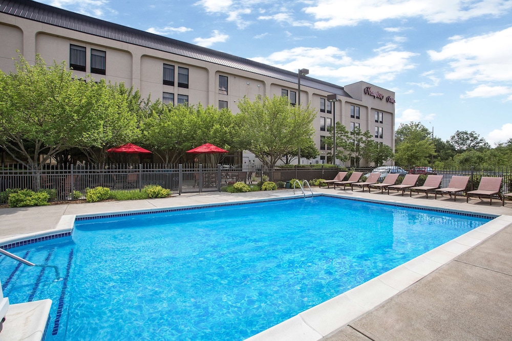 Hampton Inn Middletown 1/48