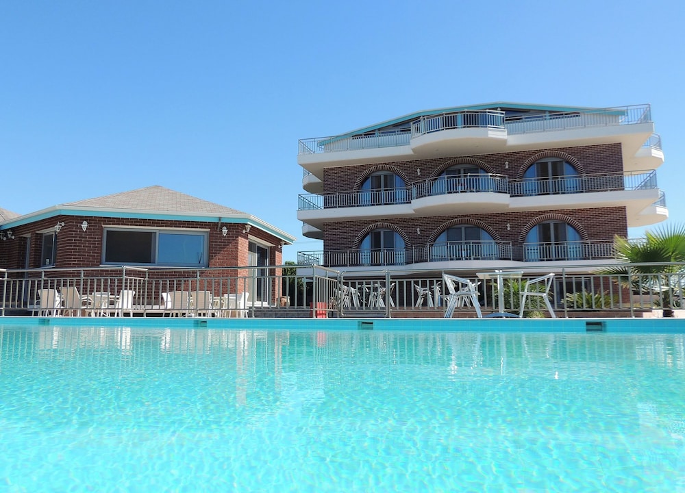 Ionionstar Hotel 4/48