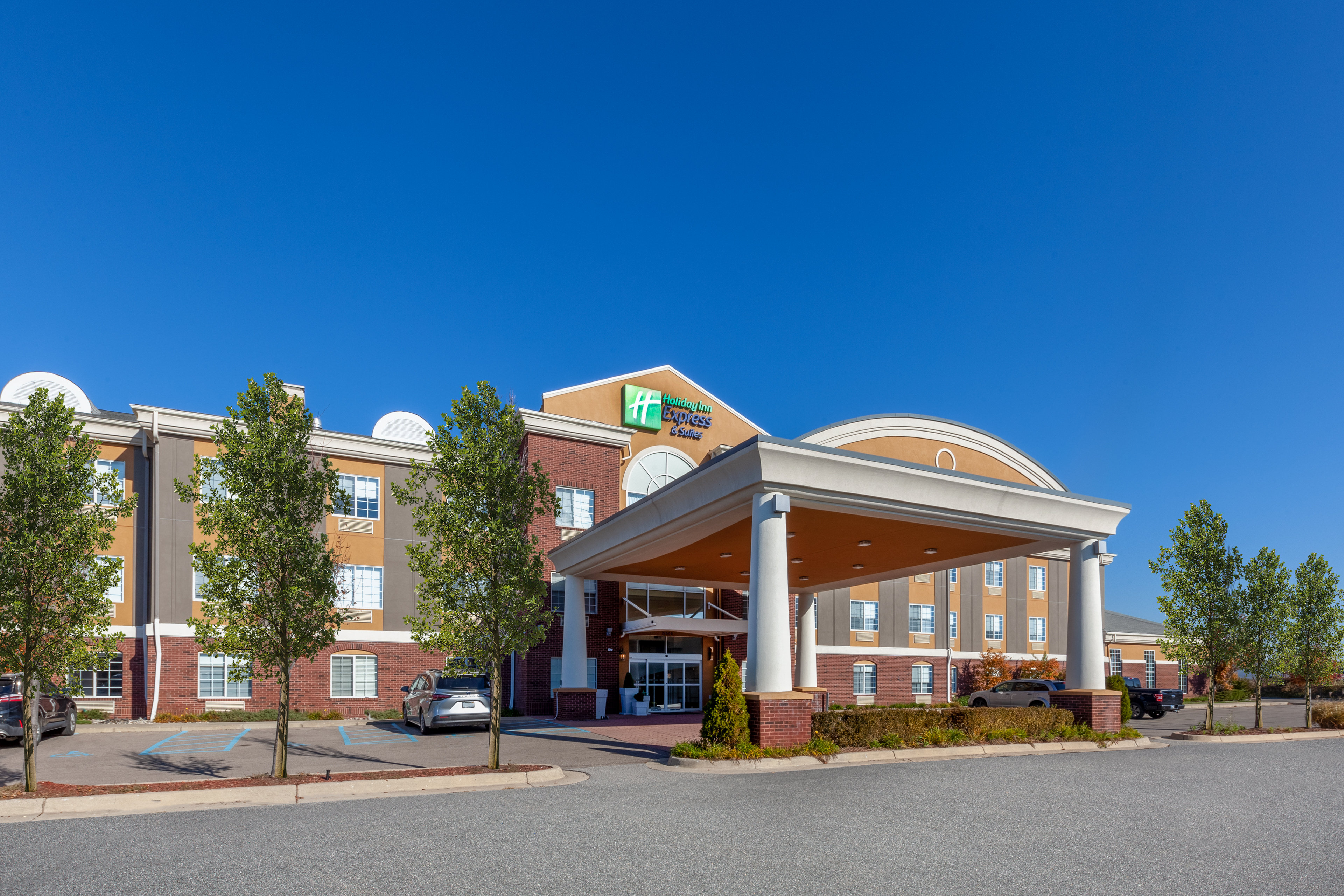 Holiday Inn Express Hotel Suites Woodhaven 5/59