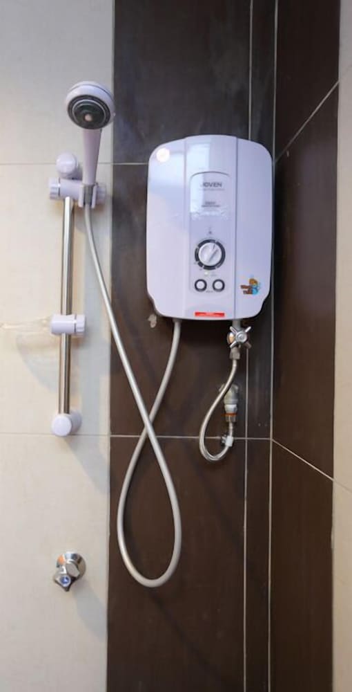 1 Hotel Taman Connaught 48/58