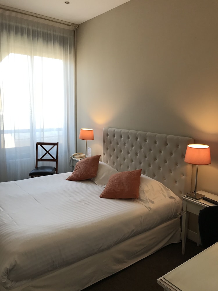 Hotel Le Renoir 9/36