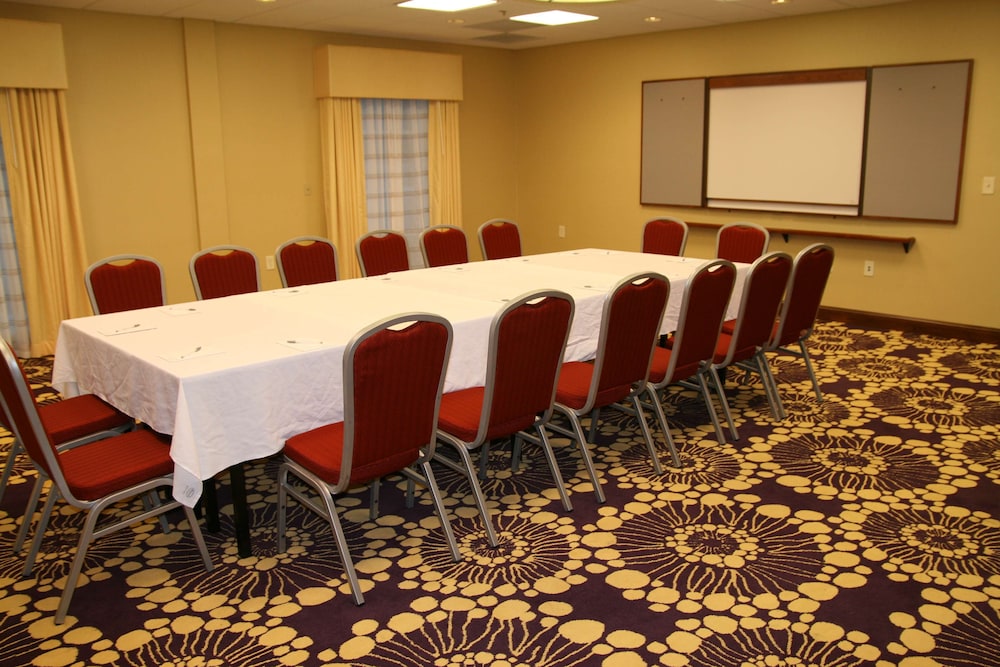 Hampton Inn Richmond Airport 51/58