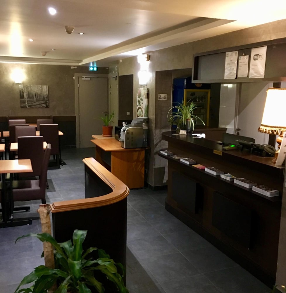 HOTEL BELLE FONTAINEBLEAU 6/56