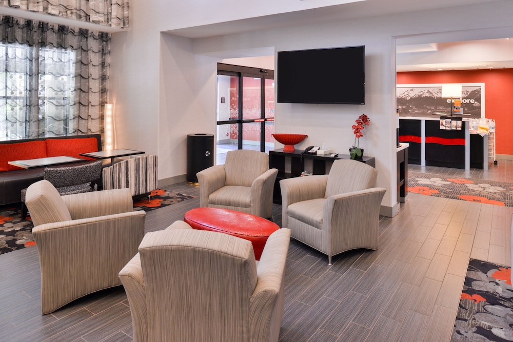 Hampton Inn And Suites Dupont 36/46