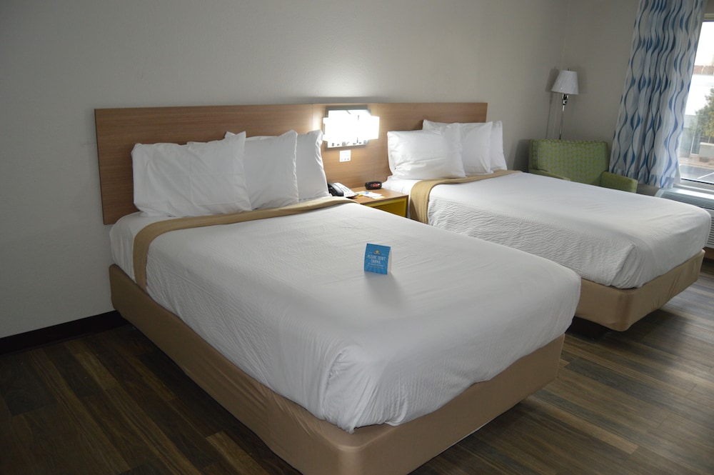 Days Inn By Wyndham Marietta-Atlanta-Delk Road 12/25