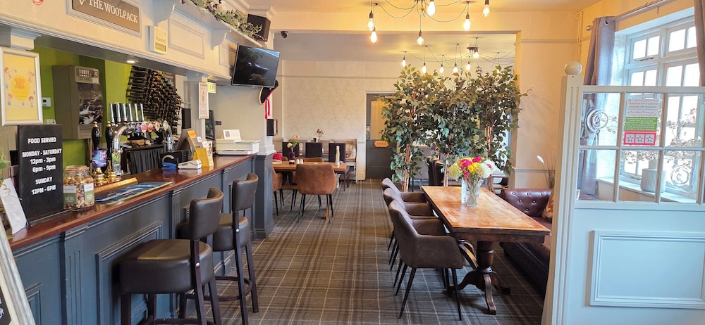 The Woolpack Inn 30/35
