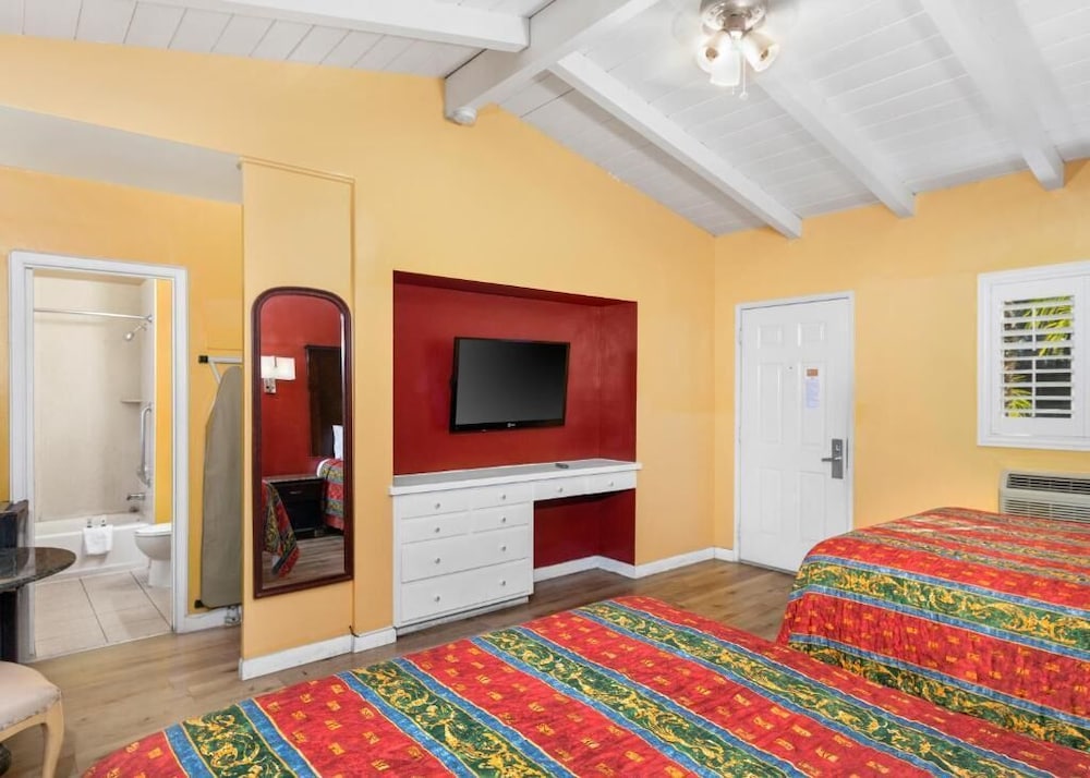 Fallbrook Country Inn 42/65