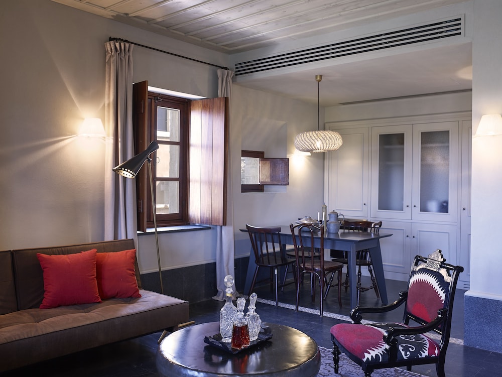 Kinsterna Hotel 29/47