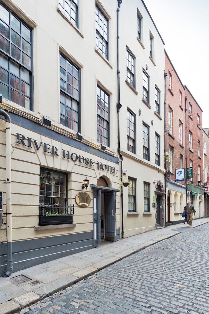 Riverhouse Hotel 44/50