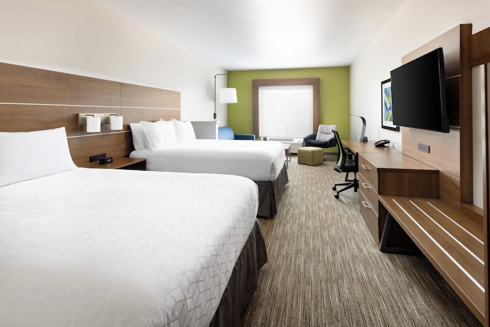 Suite, 2 Queen Beds, Extra Floor Space