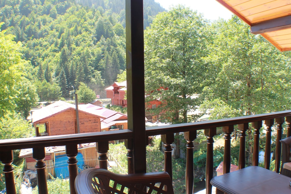 Hirande Hotel 38/50