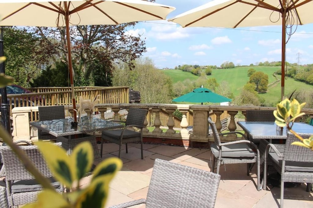The Manor Arms Inn 23/37