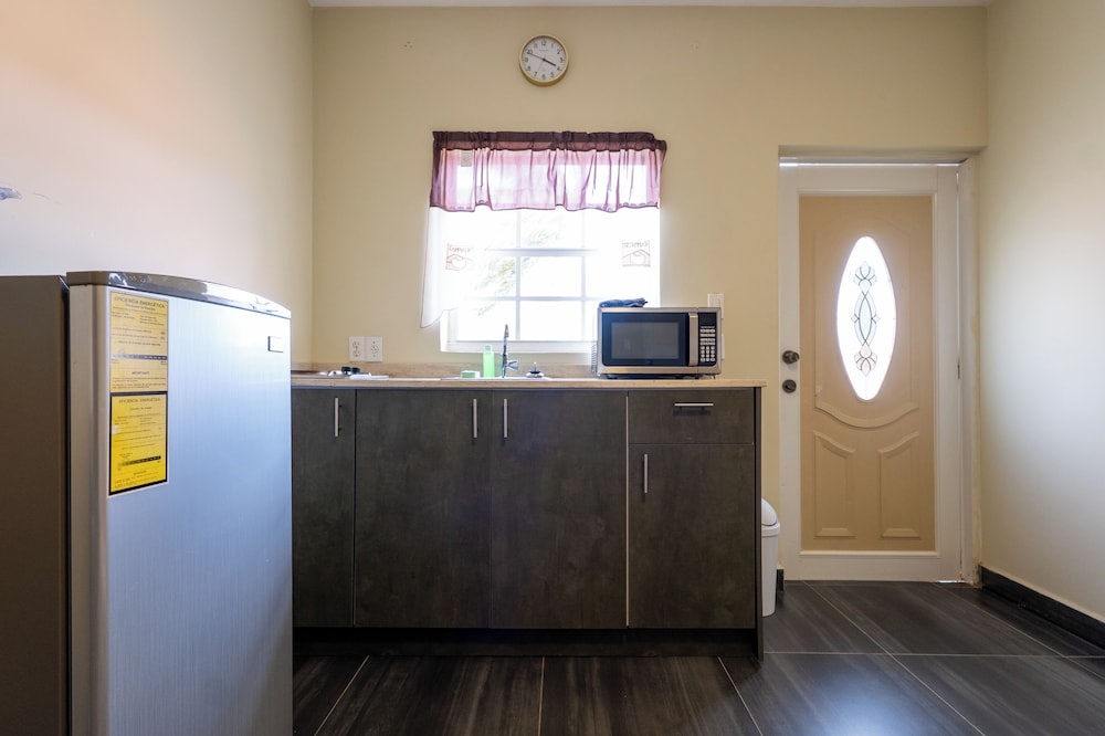 Delynne Boutique Hotel 7/50