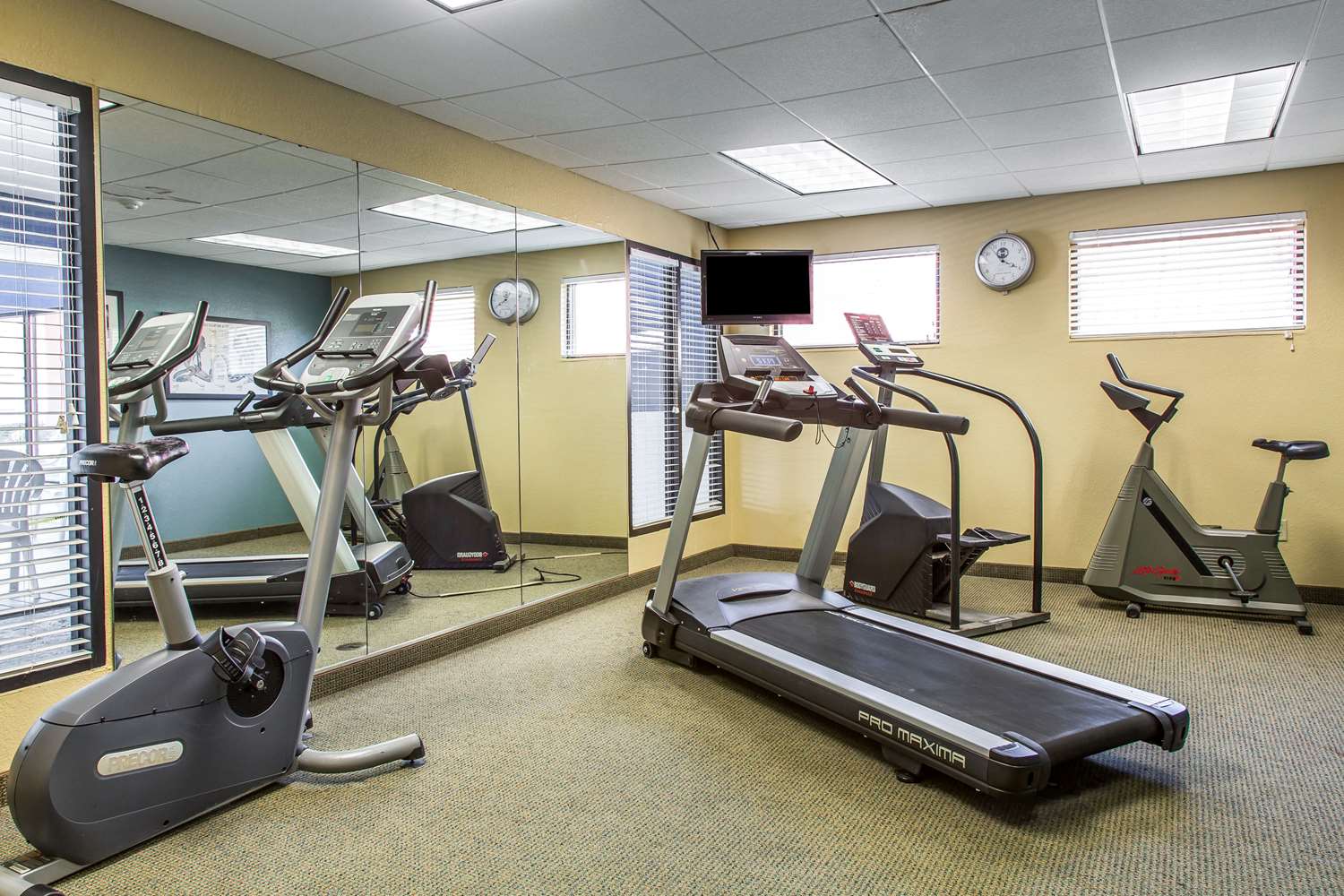 Regency Inn and Suites New London – Mystic 5/16