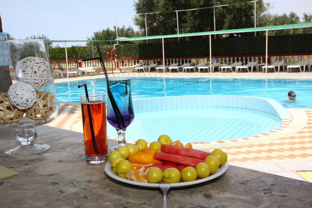 Triton Garden Hotel 42/49