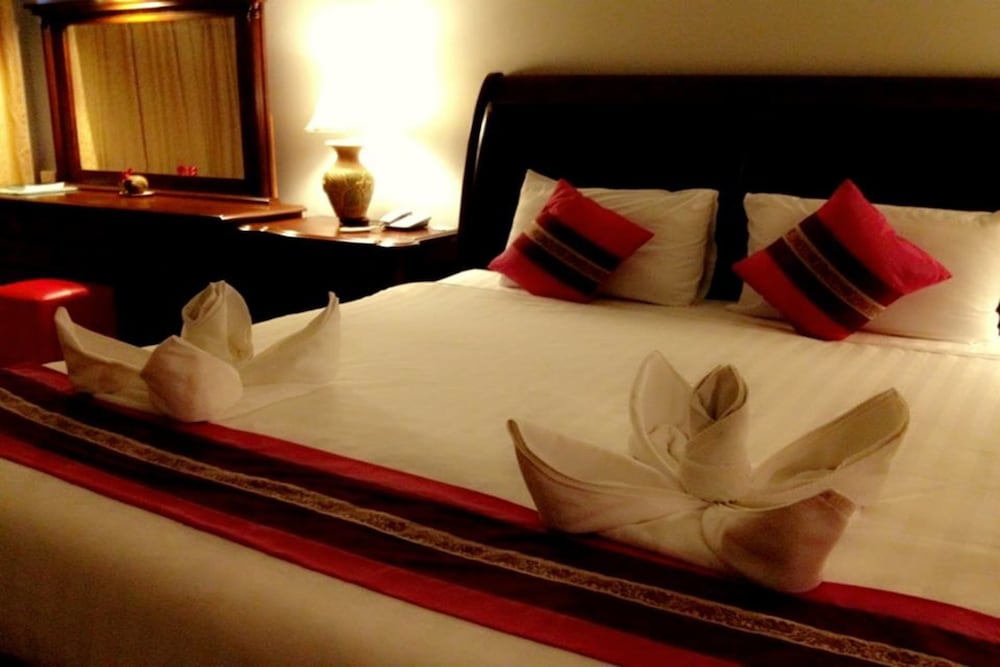 Thepnakorn Hotel 26/48