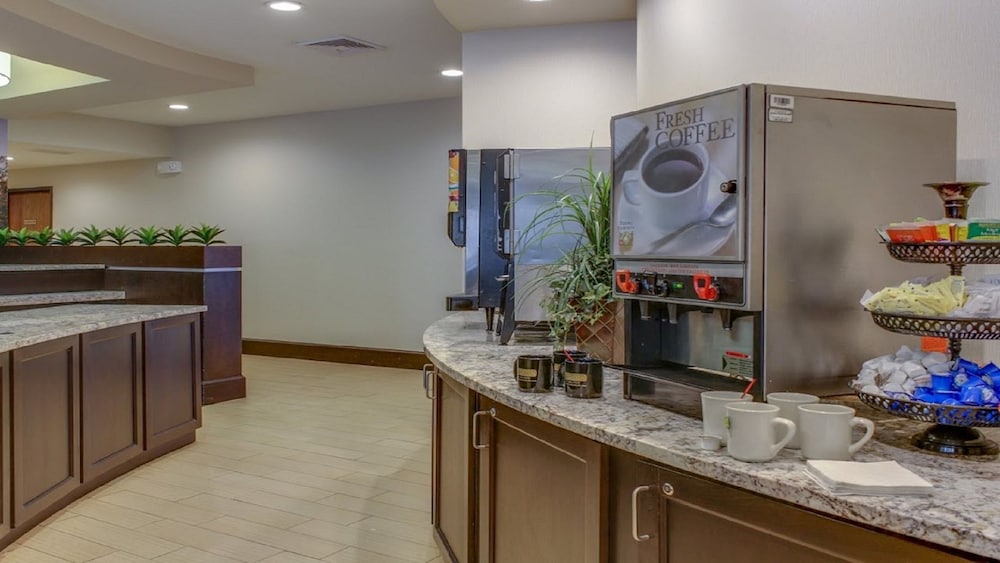Club Hotel Nashville Inn Suites 49/67