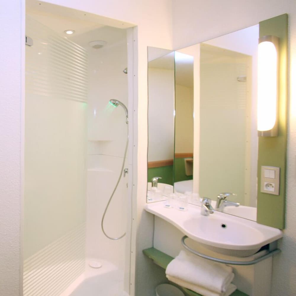 IBIS BUDGET ISSOIRE 47/49