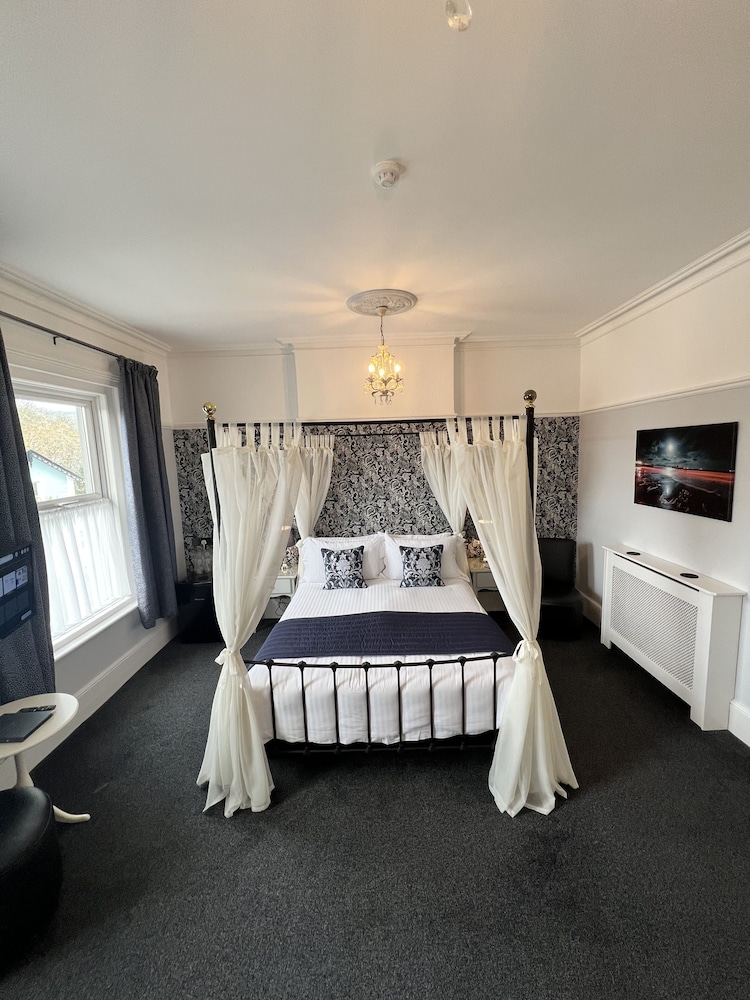 Four Poster, Superior, King Bed