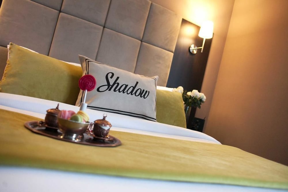 SHADOW BOUTIQUE HOTEL AND SPA 12/31