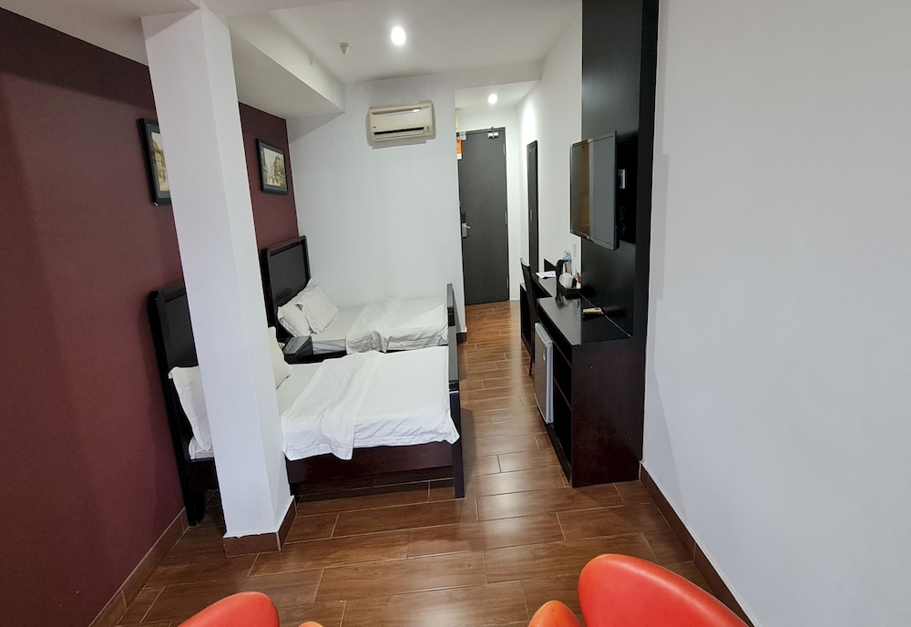Crossroads Hotel 21/46