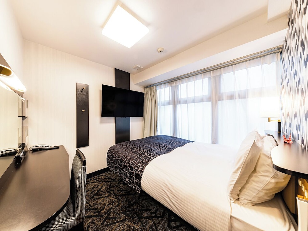 CONNECTING, TWIN BEDS