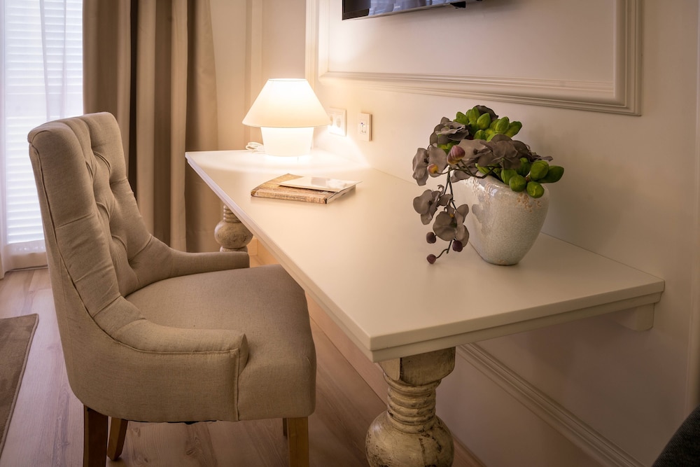 Hotel Pirineos Figueres 38/48