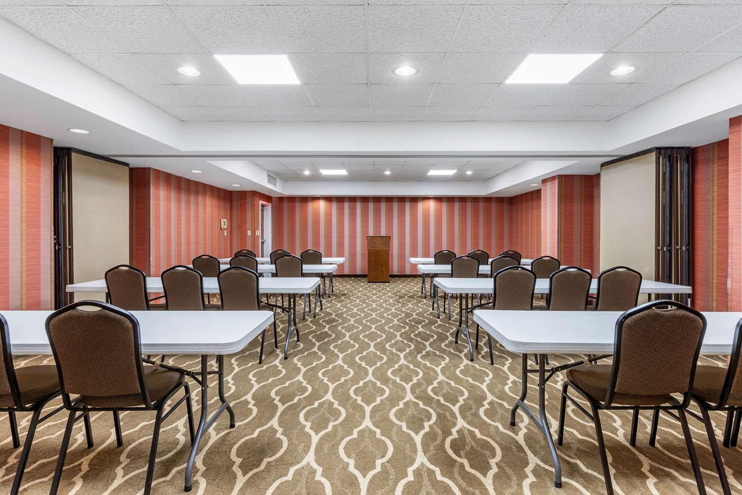 Comfort Inn & Suites Clemson - University Area 43/49