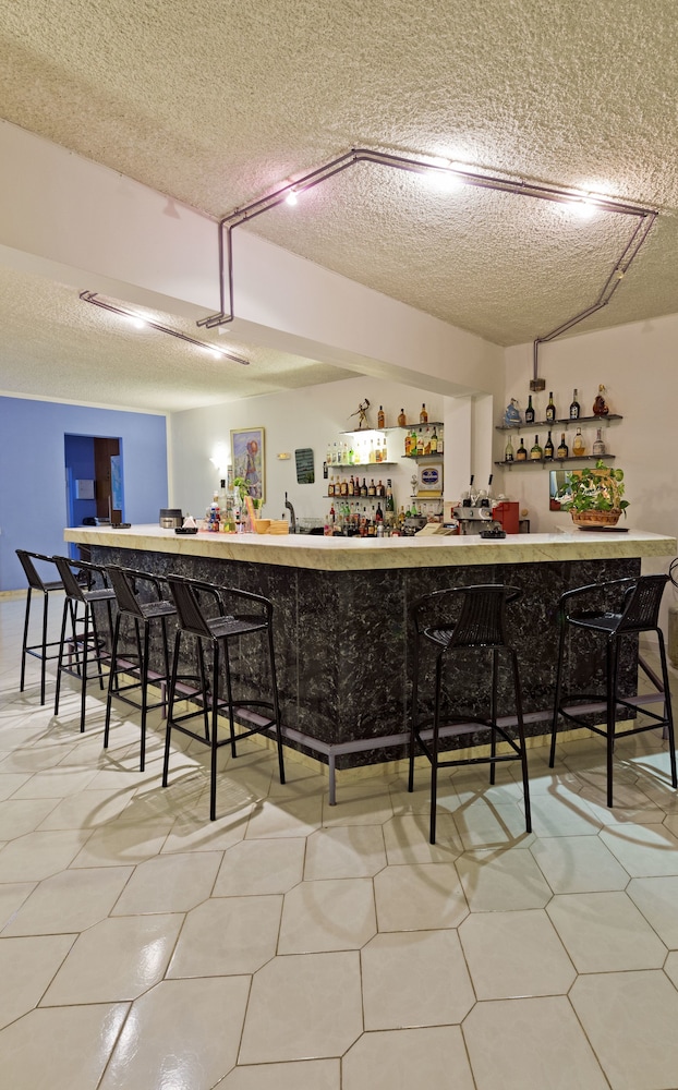 Trianta Hotel Apartments 22/33