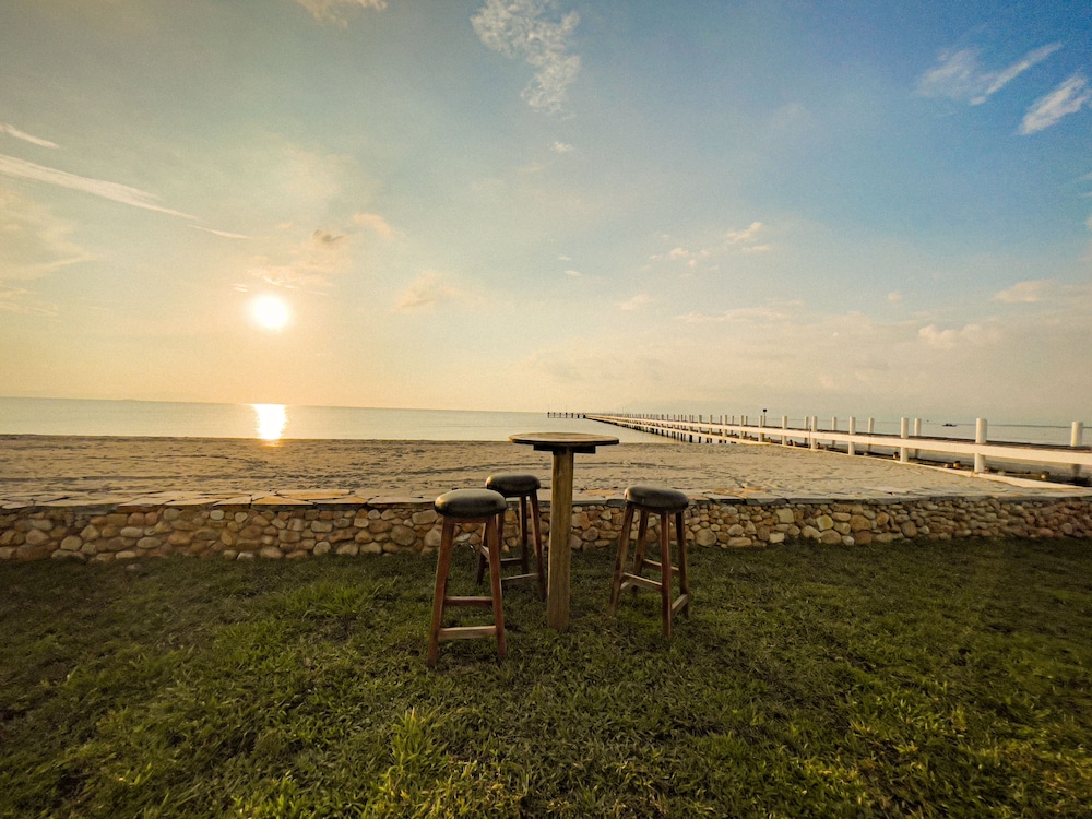 Samanea Beach Resort 44/50