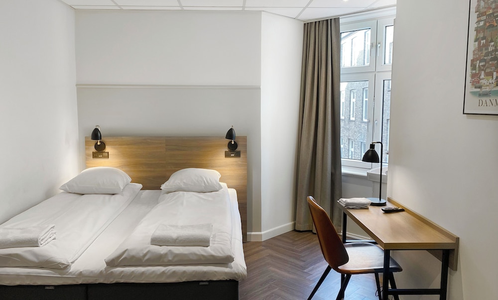 ECONOMY, TRIPLE, DOUBLE BED, SHARED BATHROOM, SOFA