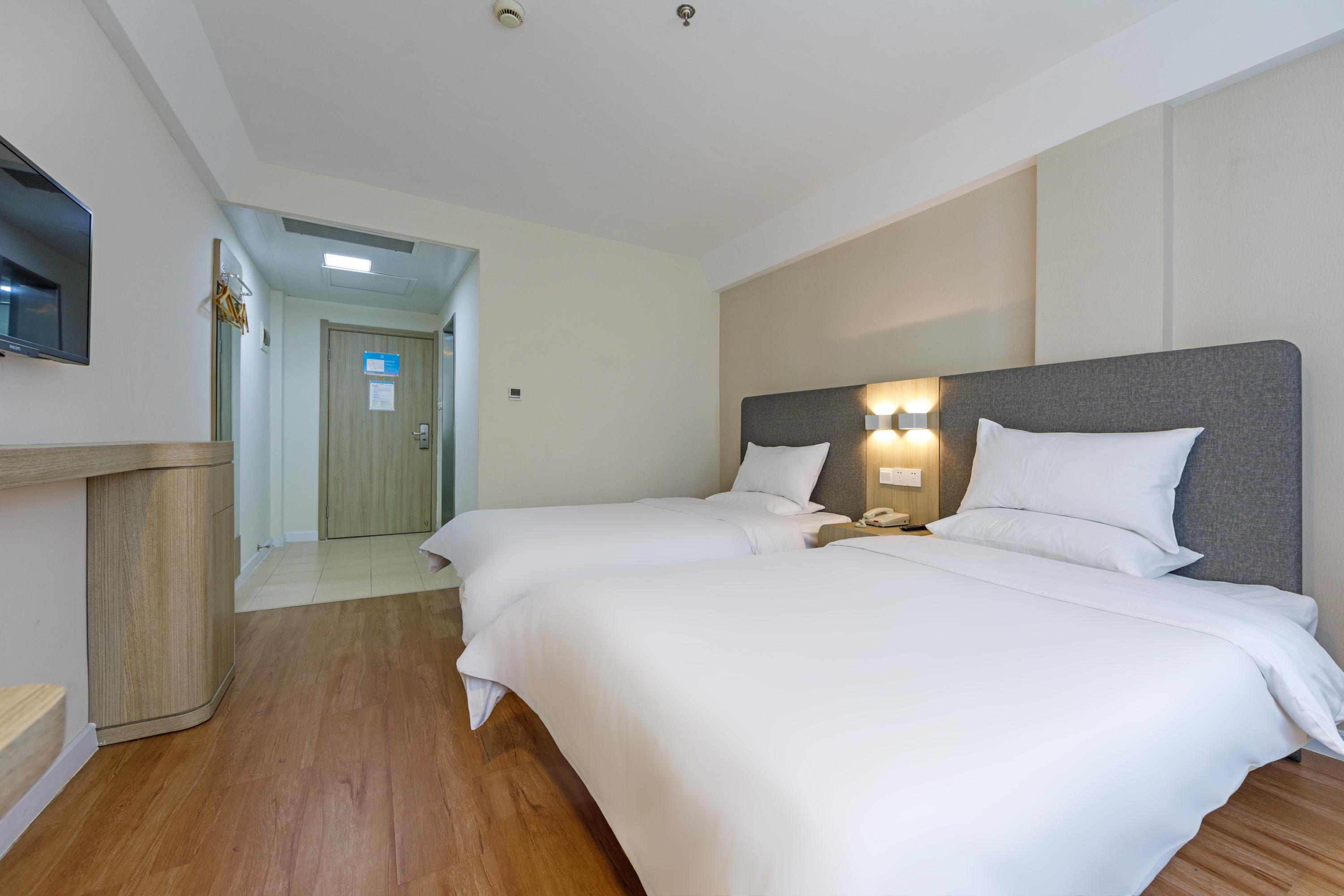 Hanting Hotel Shanghai Railway Station 7/16