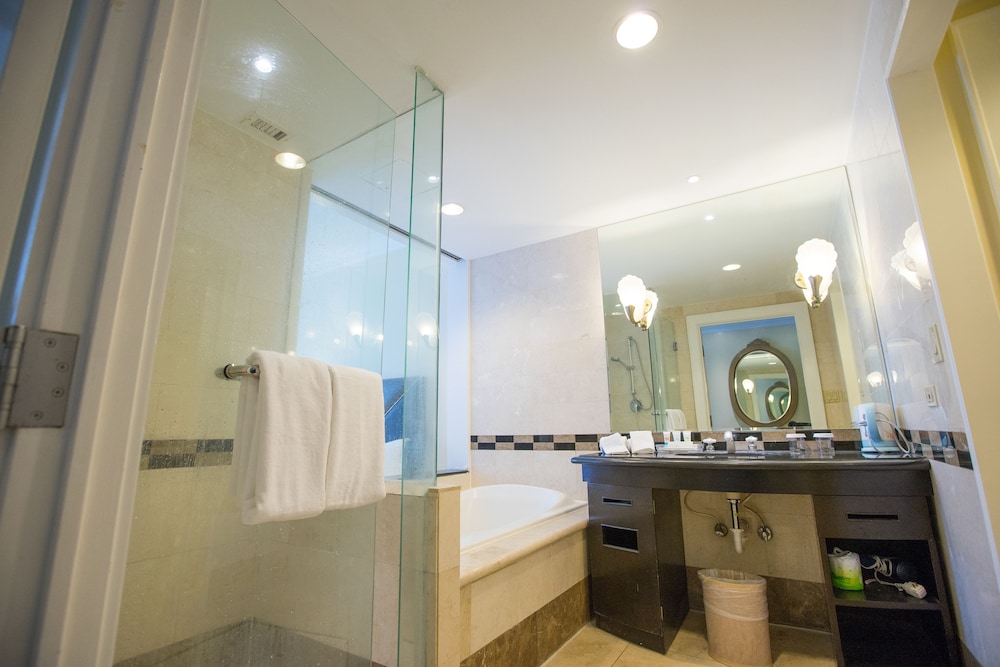 Royal Orchid Guam Hotel 50/50